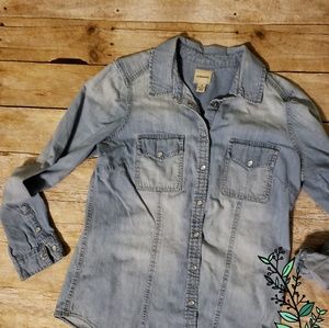 Denim snap long sleeve shirt